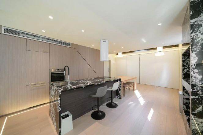 West Nanjing rd 2BR 2BATH with terrace