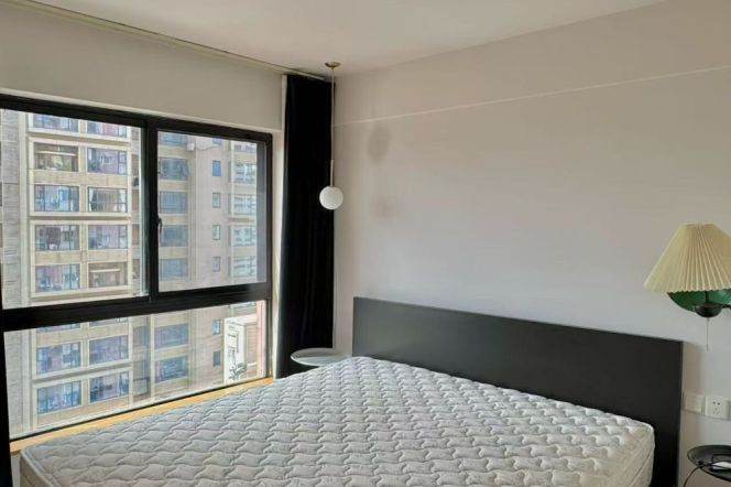 Jing'an temple 2+1BR apartment