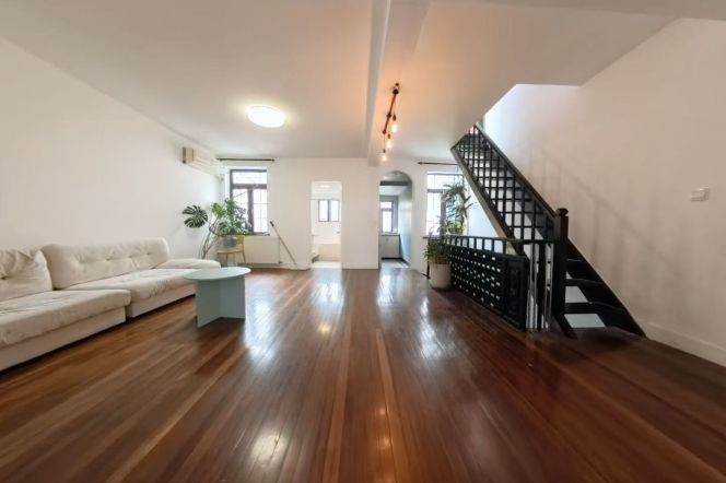 Wulumuqi/Huashan Rd with Spacious Terrace/Wallheating/Oven 18.2K  