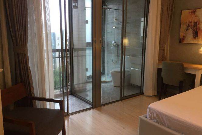 1Room with private bathroom near line 1/9/11 Xujiahui and Jiao'tong  Uni can long and short lease