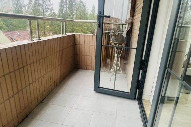 Jiaotong University elevator 2BR apartment with balcony