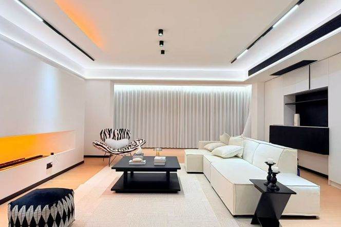 Brand new decoration 4brs with floor heating in Xujiahui 