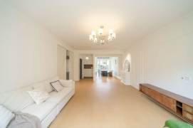 3 Brs. 2 Baths, Floor heating/Central ac/Dish washer, 160 sqm @ Lianhua metro L1