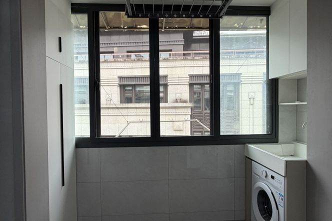 1Studio near line 3/4/10 Jiao'tong University can long or short term lease