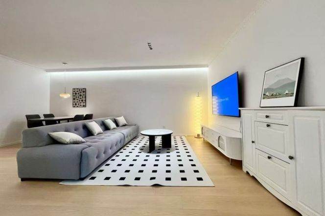 Changping rd elevator 2BR apartment