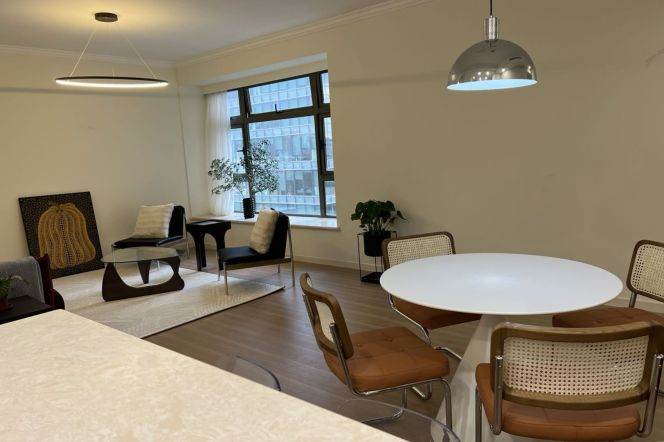 Modern 2BR 2BA High-Floor in the Palace Court/iapm