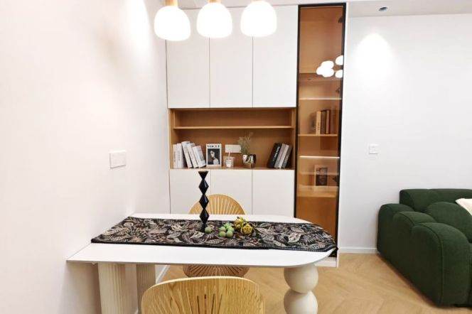 Newly Renovated 1Br/2Lr/1Bt Close to L3/4/10 Hongqiao Rd Station 