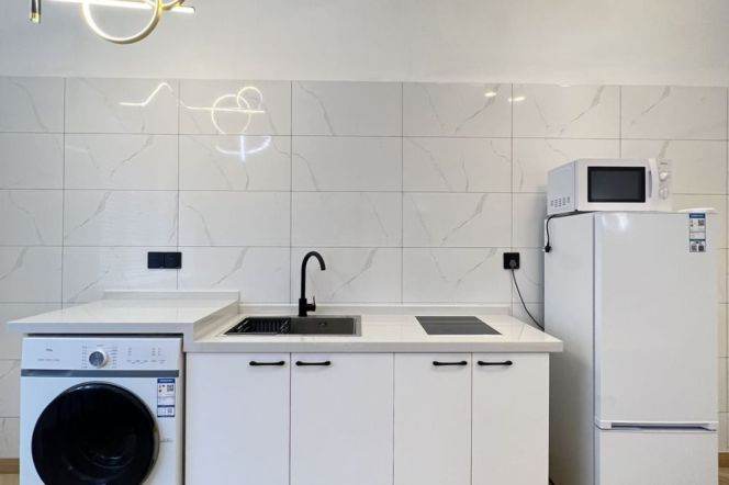 Lovely and cozy one bedroom near Wuning rd station 