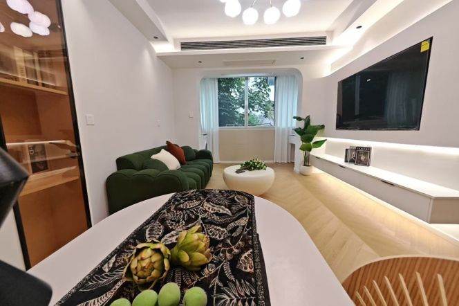 Newly Renovated 1Br/2Lr/1Bt Close to L3/4/10 Hongqiao Rd Station 