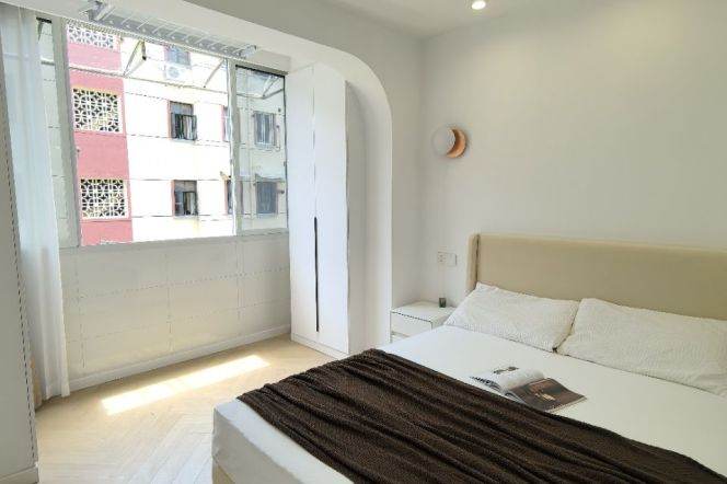 Jiangsu rd/modern 1br 1lr/bright room/cozy&spacious,@Line 11/2