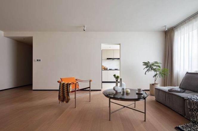 Fully Renovated 3-Bedroom Apartment Near Dapuqiao, Prime Location
