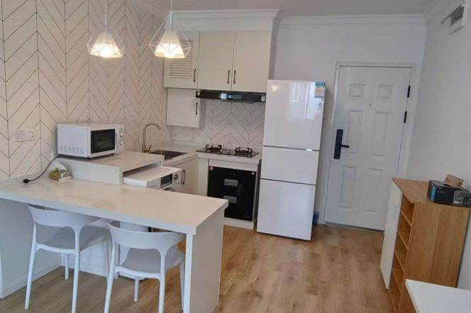 West Yan'an rd elevator 1BR apartment
