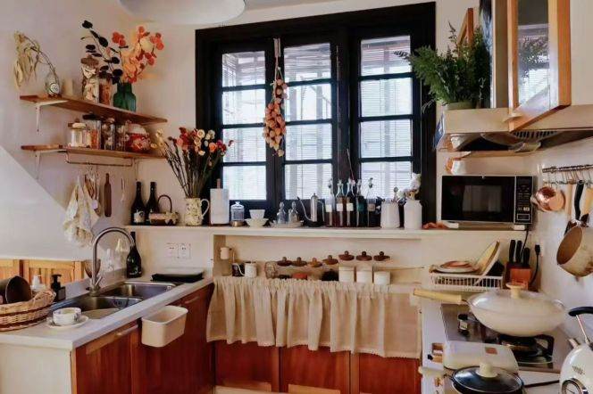 Lane house 3brs/2baths & Loft @Jiangsu Rd & Line 2/11