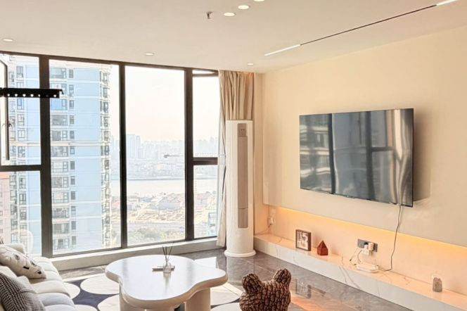 1 Big Br, 1 Living room, 80 sqm, High rise Building @ Xiaonanmen station L9