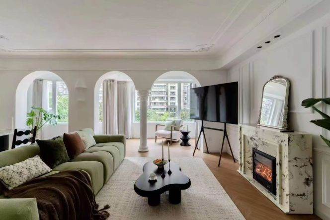 Spacious Wide Living Room Apartment Near Xintiandi with Green View  