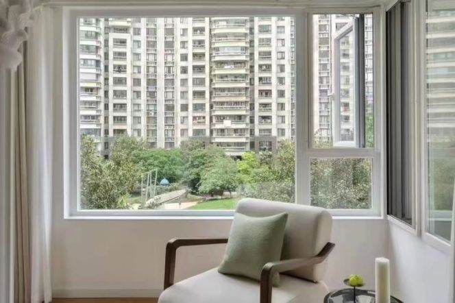 Spacious Wide Living Room Apartment Near Xintiandi with Green View  