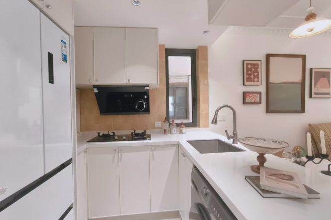 Cozy 1BR w. Balcony Elevator Changshu Road Station