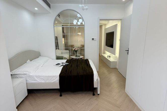 West Yan'An rd station one bedroom