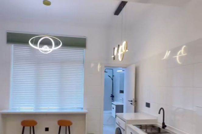 Lovely and cozy one bedroom near Wuning rd station 