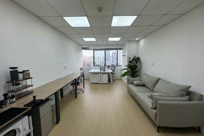 35sqm bright office I good neighborhood 2mins walk distance to Metro 
