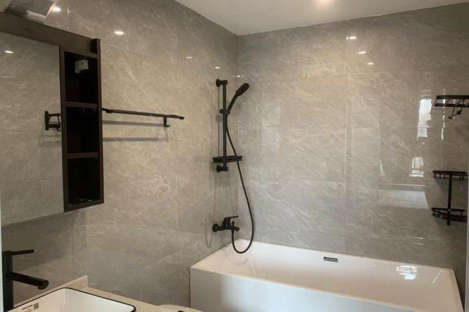 Modern 2brs with floor heating in central Jing an