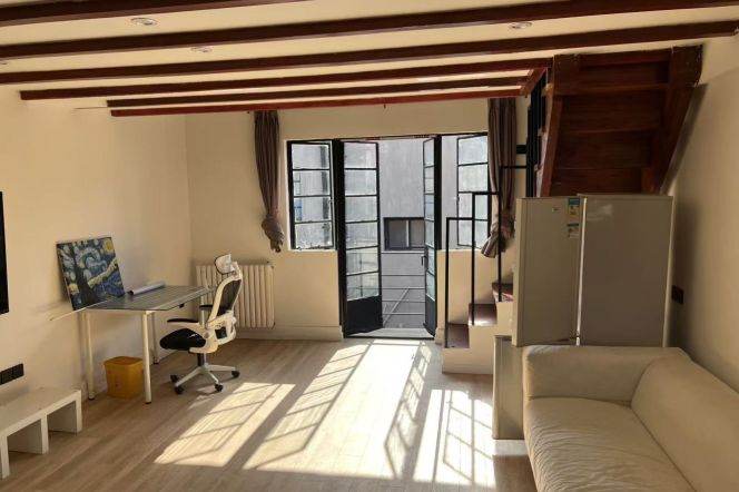 Changshu rd 1BR apartment with balcony