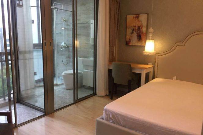 1Room with private bathroom near line 1/9/11 Xujiahui and Jiao'tong  Uni can long and short lease