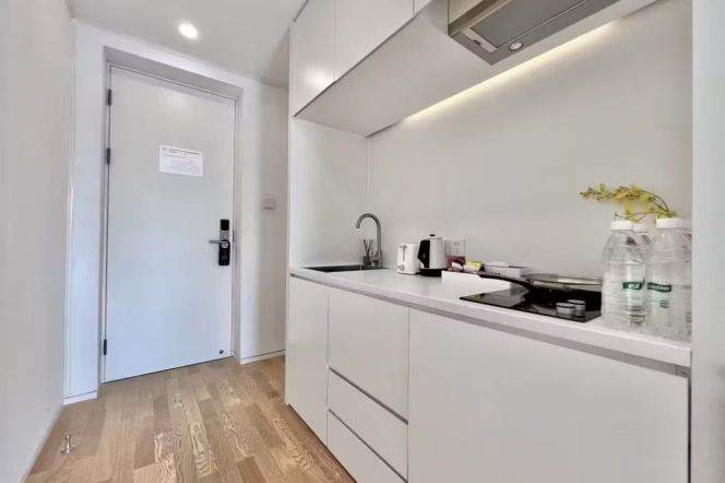 1Studio near line 1/9/11 Xujiahui and convenient to Jiao'tong Uni can long and short lease