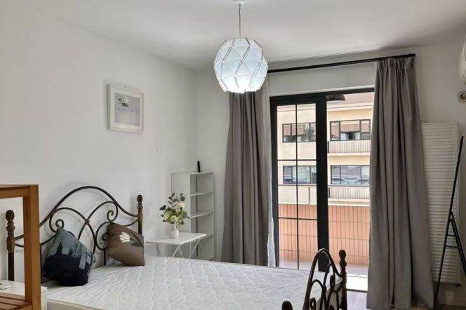 Jiaotong University elevator 2BR apartment with balcony