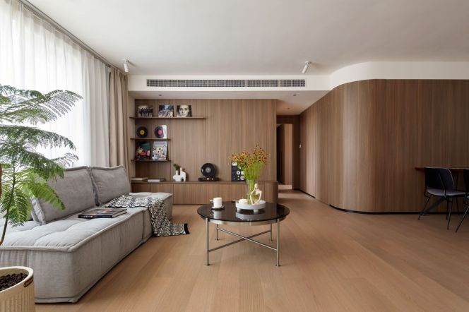Fully Renovated 3-Bedroom Apartment Near Dapuqiao, Prime Location