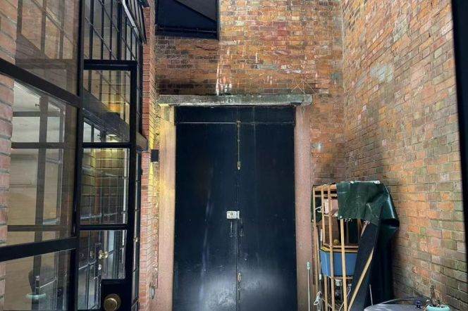 Nice Yard 2+1BR APT Fuxing(w) Rd Changshu Rd 12k