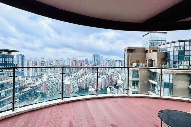 3 Brs, 2 Baths, Terrace/Floor heating/Oven/Gym/Swimming pool, 160 sqm@Zhenping metro L3,4&7