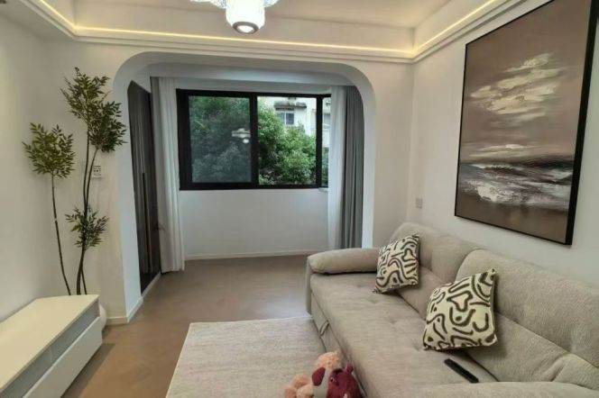 Xincun rd station one bedroom
