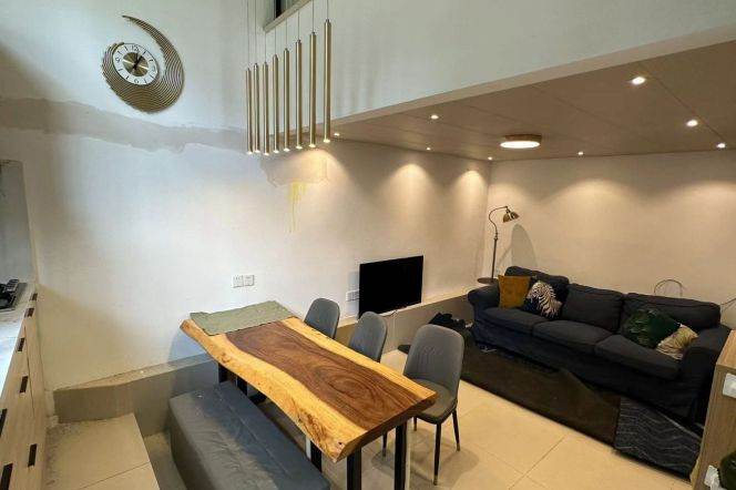 Nice Yard 2+1BR APT Fuxing(w) Rd Changshu Rd 12k