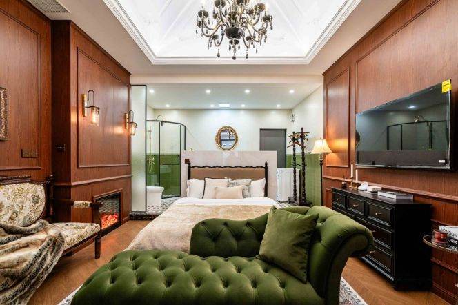 Traditional Stylish 1Brm With A Yard Near Line 1/10/12 South Shaanxi Rd