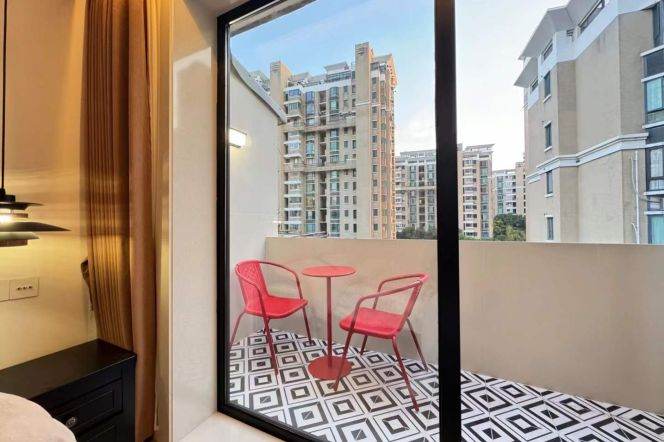 Fahuazhen rd/modern 1br 1lr+Open balcony/central AC/NR Donghua uni,@L3/4