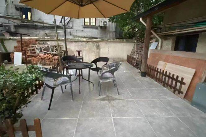 cozy high ceiling 1br +public yard Nr iapm M1/10/12
