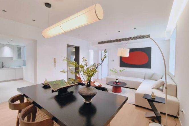 Dapuqiao 2br/1bth Bright