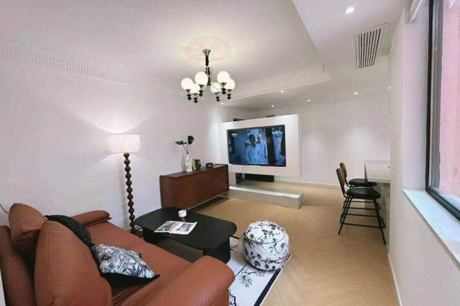 Modern 2br with floor heating nr Hongqiao Rd    Line 3/4/9/10  