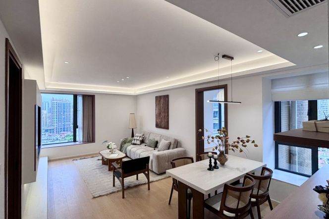 2Bdrs2Baths/Spacious&Bright&Modern/Line 2/12/13 West Nanjing Rd /Open Balcony/120sqm