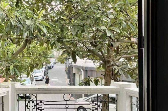 Changshu Rd or South Shanxi Rd Station 1Br with Open Balcony Line1/10/12