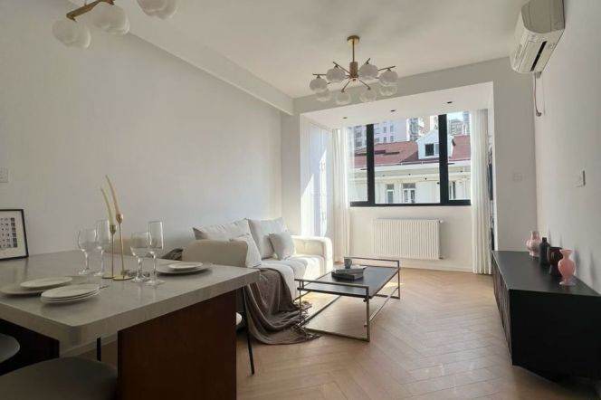  Jiashan Road -1bed - balcony- oven- popular location- IAPM 