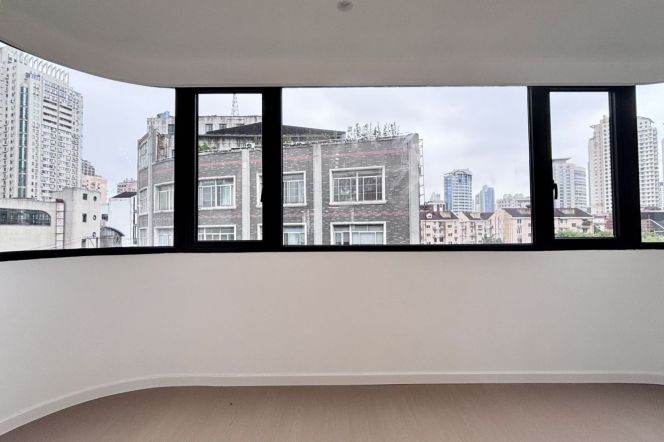  2Bdrs 2Baths /Bright&Modern&Spacious/Large Closet/Line 7 Changping Rd/stairs/120sqm