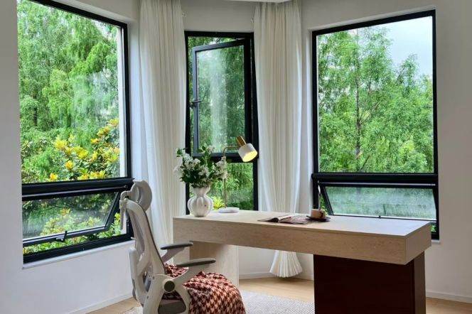 3 Brs, 2 Baths, Floor heating/Central ac/Dish washer, 160 sqm @ Shanghai West Railway station L11&15