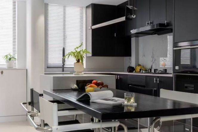 Elegant 2br Flat in Clove Building