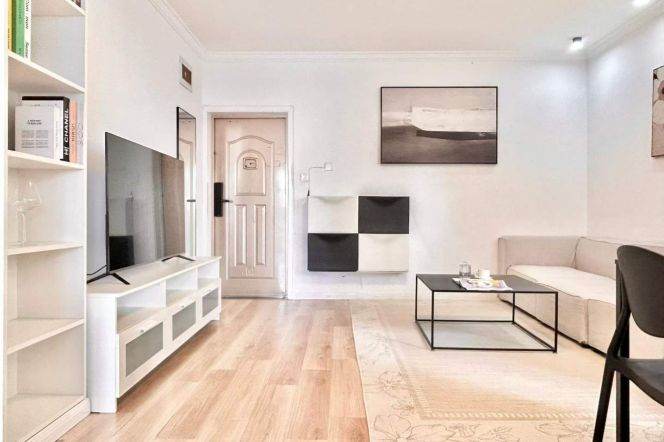 Good Value 2Beds Lots of Storage with Elevator@Jing’An