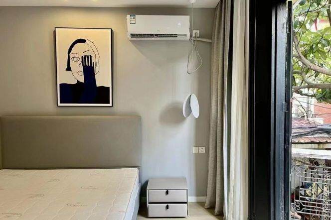 Changshu Rd or South Shanxi Rd Station 1Br with Open Balcony Line1/10/12