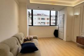 Spacious 1Br +OPEN balcony |South Shanxi rd & Changshu rd | New decoration