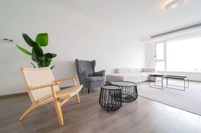 West Nanjing Road | Zhongkai City Light 3-Bedroom Apartment