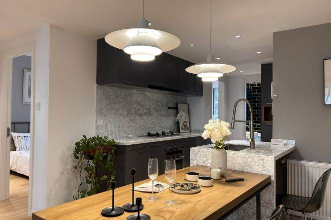 2+1Br | West Nanjing rd metro L2&12&13 | Wall heating | Clean compound
